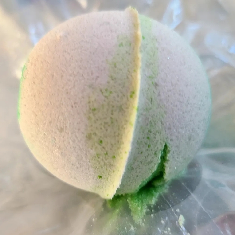 Homemade bath bomb - Picture 2 of 5